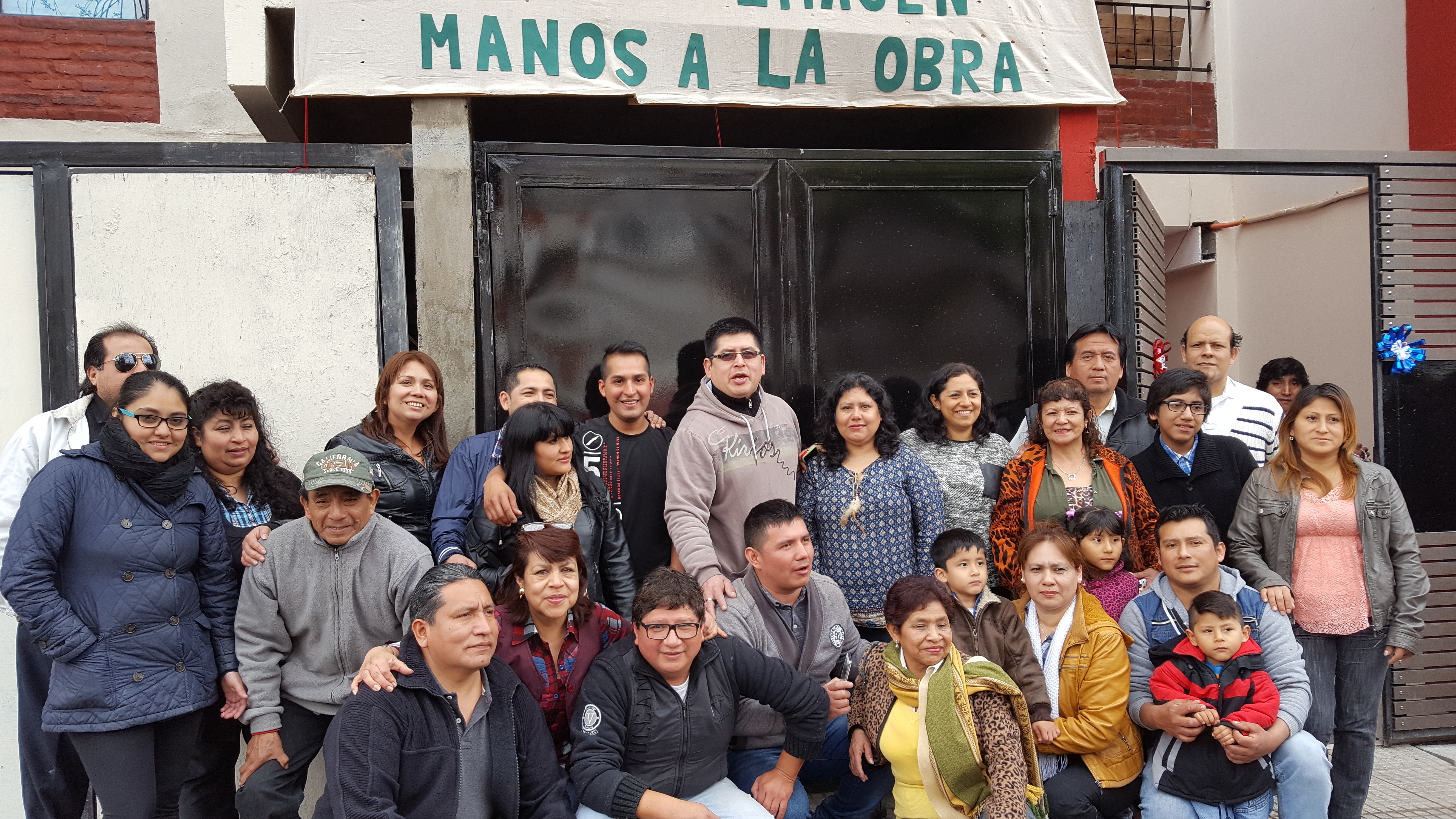Grupo de peruanos inaugura edificio tras doce años de lucha