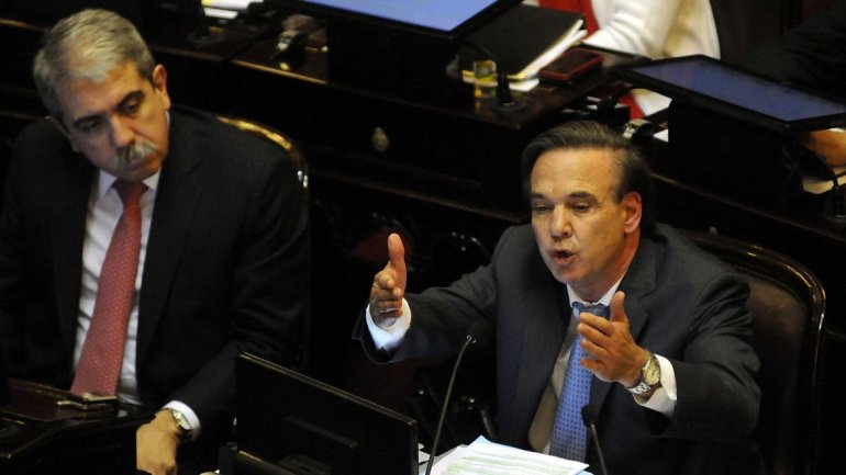 Embajadas de Bolivia y Perú denuncian al senador FPV Pichetto ante el INADI
