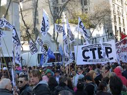 Argentina: trabajadores de economía popular recibirán 4 mil pesos adicionales por mes