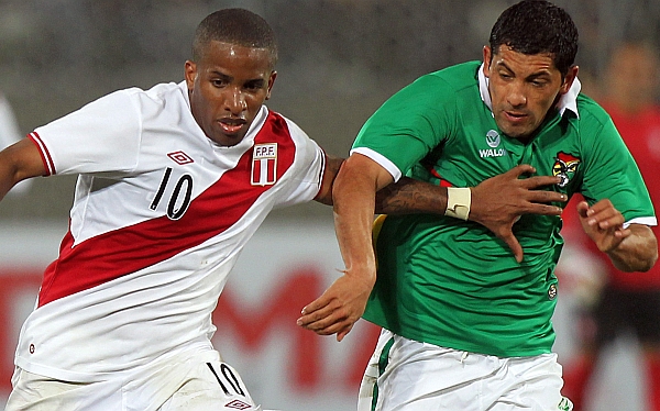 Per煤 gan贸 2 a 1 a Bolivia por las eliminatorias