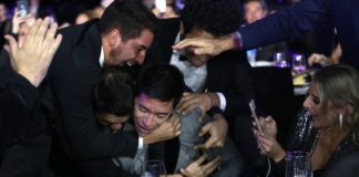 Grammy 2019: Peruano Tony Succar se quebr贸 al ganar premio y dedic贸 triunfo al Per煤