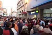 Por caos en los bancos para pagar jubilados y planes sociales atender谩n sabado y domingo