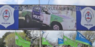 PolicÃa bonaerense protesta frente a la casa del gobernador Kicillof y pide renuncia de Berni