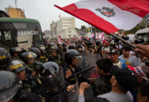 Protestas dejan 20 muertos en Perú. Hay toque de queda en 15 provincias