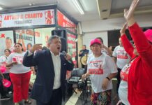 Arturo Fernández podrÃa volver al Perú tras aprobarse hoy abandono del juicio