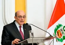 Canciller Hugo de Zela renuncia tras postergar compra de aviones a EEUU