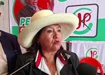 Diputada de «Juntos por el Perú» propone que no voten los peruanos en el exterior